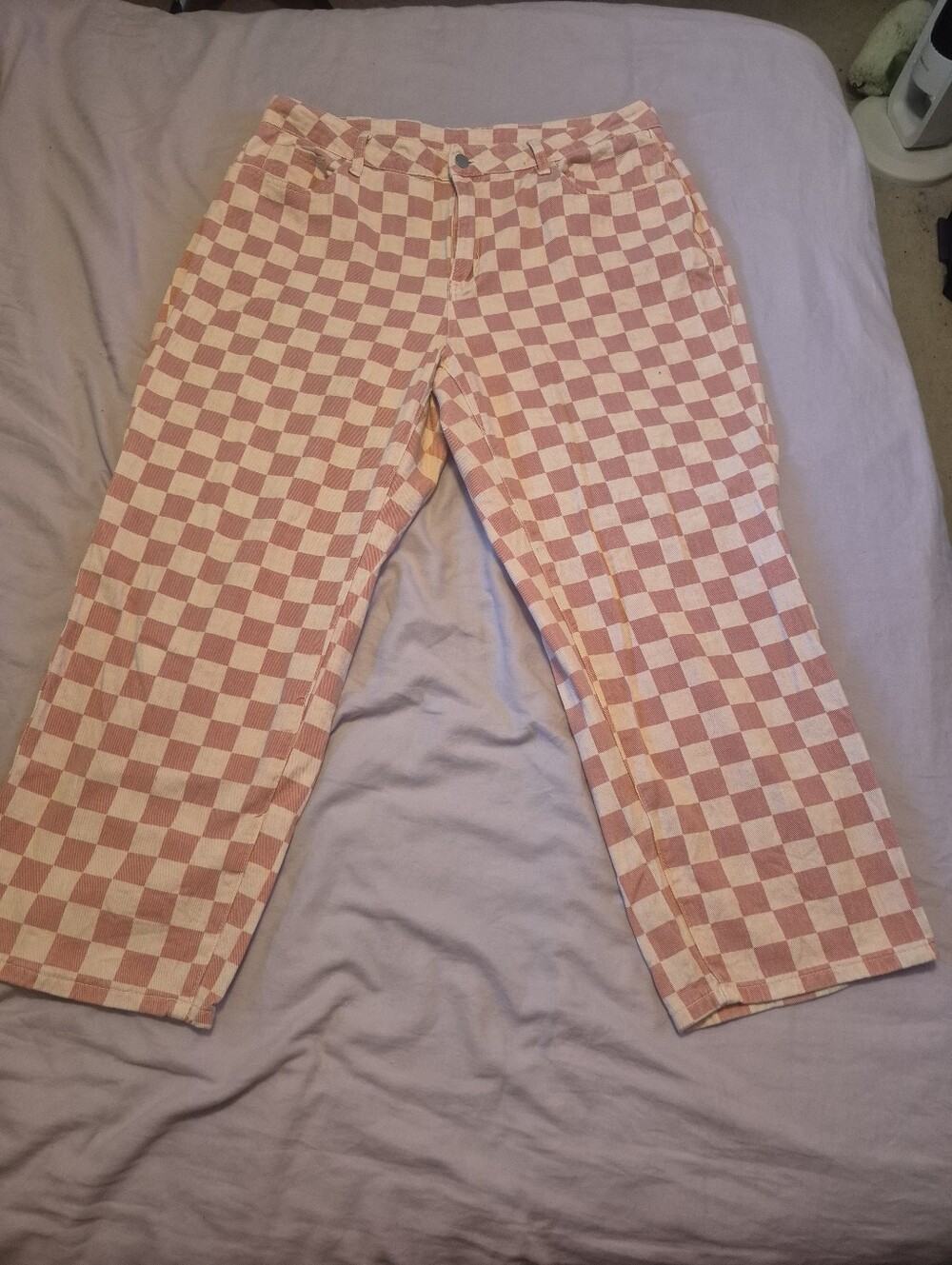 SHEIN Pink and White Checkered Cropped Pants